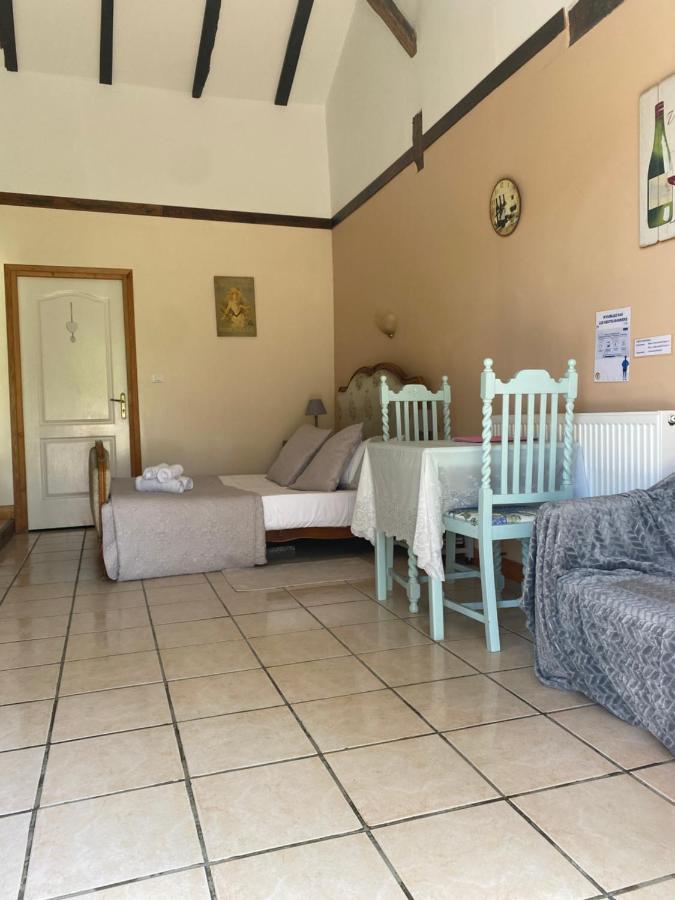 Fonclaire Holidays Mortemart Экстерьер фото